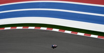 Un piloto rueda por el circuito de Austin durante la jornada de clasificación.