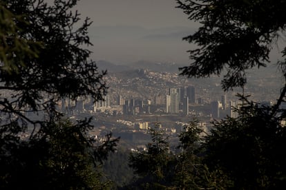 Ciudad de México vista desde Santa Fe durante la contingencia ambiental de este viernes.