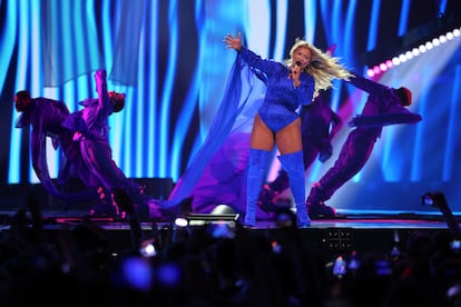 La danesa Sissal, en un momento de su actuación en Basilea, en la segunda semifinal de Eurovisión.