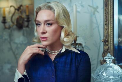 Chloë Sevigny as CZ Guest, the muse of Warhol and Dalí. 