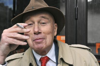 El polémico escritor francés Gabriel Matzneff, fotografiado en 2009 en un café de París.