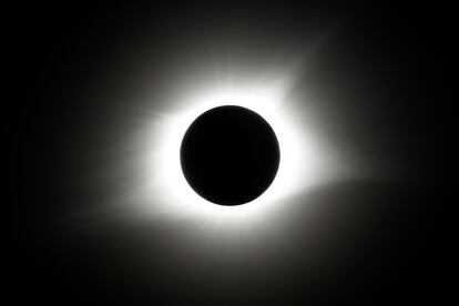 The period of total coverage during the solar eclipse is seen near Hopkinsville, Ky. Monday, Aug. 21, 2017
