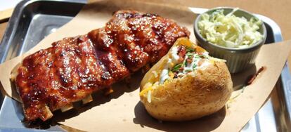 Costillas del Garaje Grill.