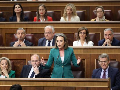 La secretaria general del PP, Cuca Gamarra, el miércoles durante la sesión de control al Gobierno en el Congreso.