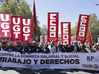 PSOE, Podemos y sindicatos critican el "hachazo" a la hucha de las pensiones