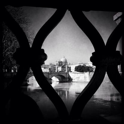 Vista del río Tíber en Roma (Italia), 26 de enero de 2014.