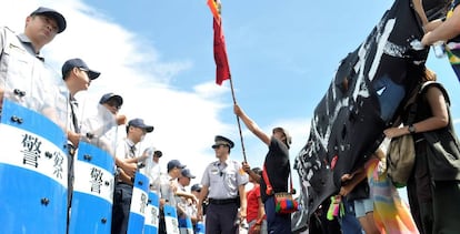 Abor&iacute;genes taiwaneses protestan en Taip&eacute;i.