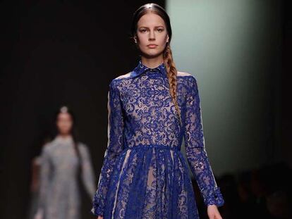 En el cielo azul de Valentino el encaje es el rey