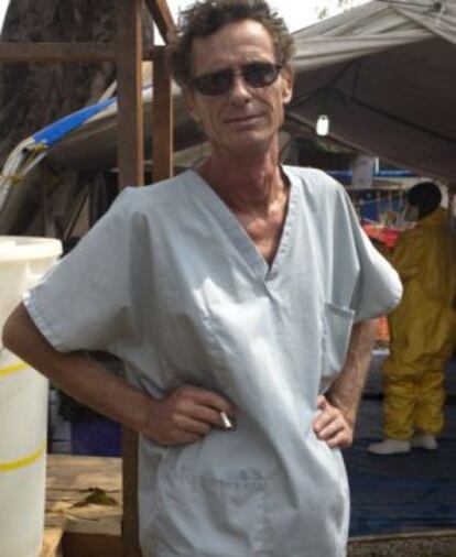 Xavier Trompette, responsable del centro de ébola en Donka, Conakry.