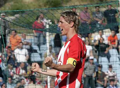 Torres celebra uno de sus dos goles.