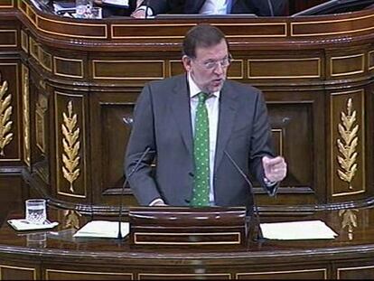 Rajoy tacha de "desastrosas" las formas de Zapatero