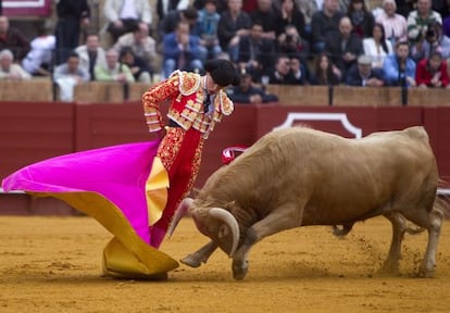 Lama de G&oacute;ngora, durante la faena con su primer novillo. 