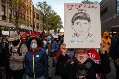 Marcha el viernes en Chicago contra el asesinato de Adam Toledo.