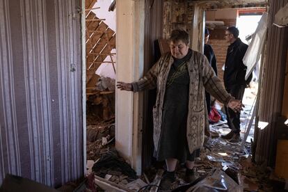 Olha Andreevna, de 68 años, en su casa en Malotaranivka, localidad muy cercana a Kramatorsk, tras el ataque ruso del sábado. 