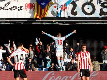 Aspas celebra su gol.