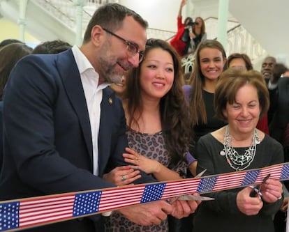 US Ambassador James Costos with American Space director Jean Choi and IIE president Margery Resnick.