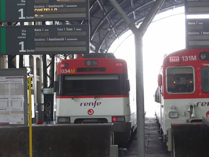 Tren Cercan&iacute;as con destino a Castell&oacute;n en la Estaci&oacute;n del Norte de Valencia