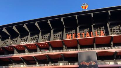 La fachada del Mestalla, estadio del Valencia CF.