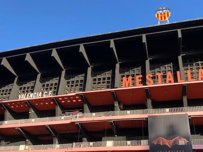 La fachada del Mestalla, estadio del Valencia CF.