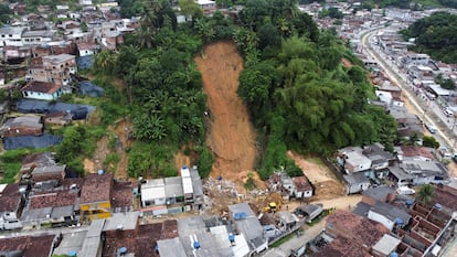 Deslave provocado por las lluvias en Recife