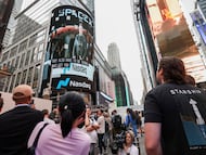 El fundador, Elon Musk, pronunciando un discurso antes de que su compañía comenzara a cotizar en el mercado Nasdaq. (Nueva York) EFE