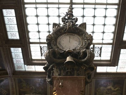 Reloj de la Bolsa de Madrid.