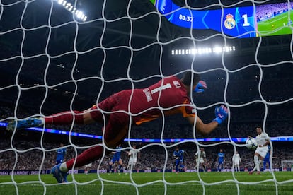 Mbappé marca de penalti el gol del triunfo del Madrid ante el Olympique de Marsella 