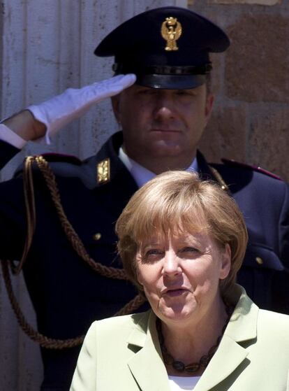 La canciller alemana Angela Merkel llega a la reunión entre los líderes de las cuatro primeras economías de la zona euro celebrado en Roma.