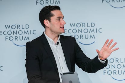 David Alandete, en una mesa moderada por El País en el Foro Económico en Brasil.