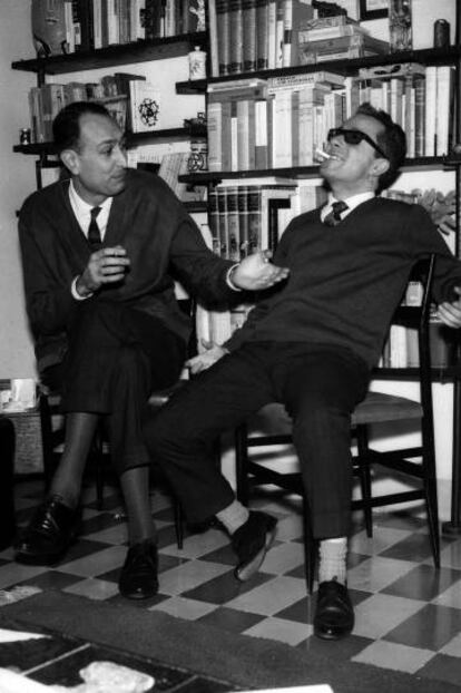 Josep M. Castellet y Joaquim Molas (a la derecha), en 1963. 