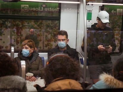 Mascarilla metro