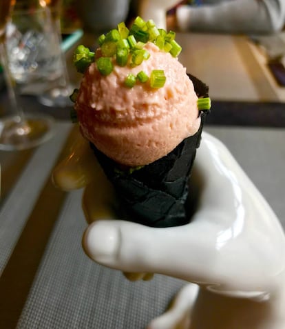 HELADO DE SALMÓN, RESTAURANTE KOKOKO / CAPEL