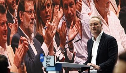 El presidente del PP de la Comunidad Valenciana, Alberto Fabra, durante su intervenci&oacute;n en el acto de Alicante. 