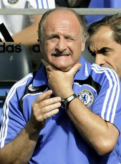 Scolari, en el banquillo durante un partido del Chelsea.