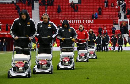 Preparativos en Old Trafford antes del comienzo del partido entre Manchester y Leicester (1-1). 