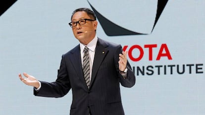 Akio Toyoda, presidente y consejero delegado de Toyota Motor Corporation, en el Salón del Automóvil de París de 2016.