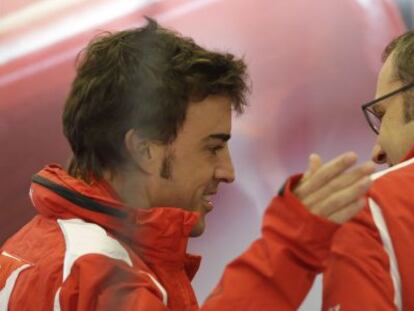 Fernando Alonso y Stefano Domenicali, ayer en Austin.