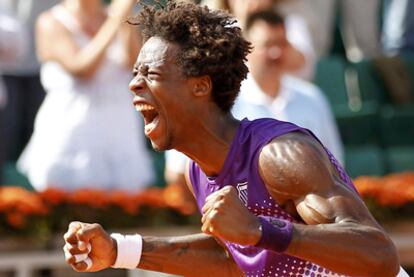 Monfils celebra la victoria ante Ferrer, en los octavos de final de Roland Garros.