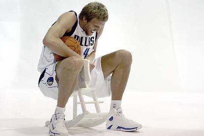 Los Dallas de Dirk Nowitzki estuvieron a punto de llevarse el anillo de las campeones que al final se llevó Miami en un apretadísimo duelo. Wade y O&#39;Neill fueron las claves del desenlace de la temporada pasada.