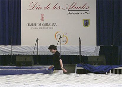 Preparativos para la celebración del Día de los Abuelos en Valencia.