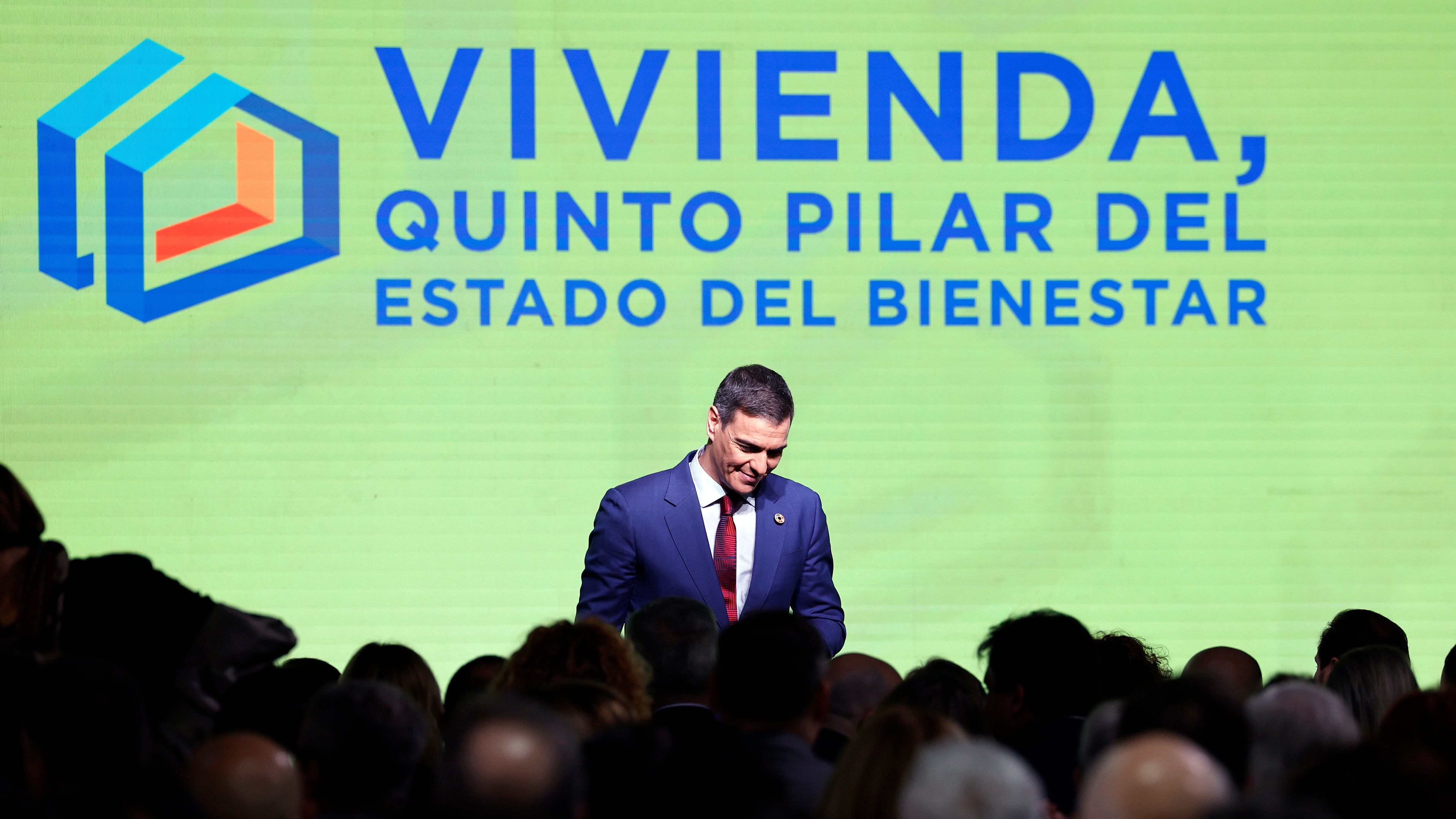 Sánchez anuncia una intervención del mercado desbocado: “Sobran Airbnb y faltan viviendas”