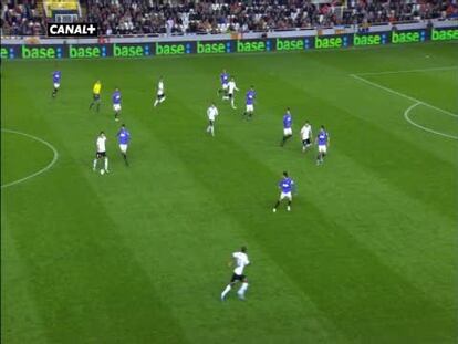 El Valencia vence a un débil Málaga