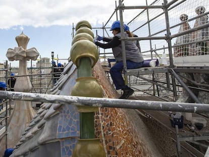 El drac de la casa Batlló cura les seves ferides