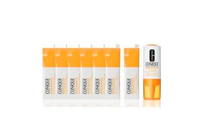 El set milagroso para una piel fresca es de Clinique
Casi milagroso: en tan solo siete días descubrirás resultados sorprendentes con el kit Clinique Fresh pressed para 7 días con Vitamina C. Basado en dos sencillos pasos gracias a la Vitamina C Pura, una de las más poderosas antiedad, permite que se mantenga fresca hasta que la activemos, para poder beneficiarnos de toda su eficacia. Apto para todo tipo de pieles, aporta un tono más uniforme a tu rostro, más liso, radiante y joven. Esa inyección de vitalidad que necesitamos en nuestro día a día. Precio: 30 euros.