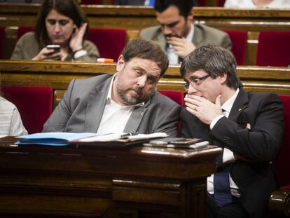 Junqueras amb Puigdemont al Parlament.