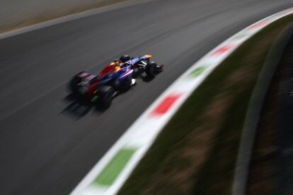 Vettel rueda en el circuito de Monza.