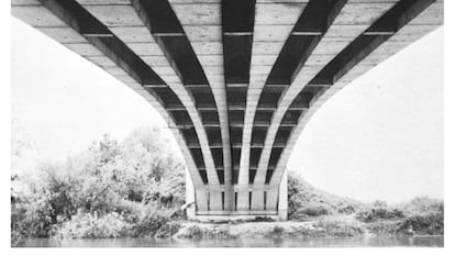 Puente de Trilbardou, diseñado por Eugène Freyssinet, terminado en 1951.