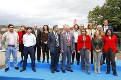 l PP presentó ayer en Bilbao a sus candidatos para el Congreso y el Senado de cara a las generales del 20 de noviembre. / fernando domingo-aldama