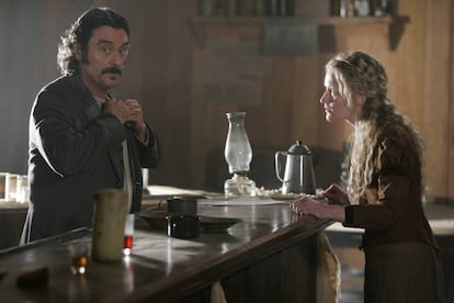 Ian McShane y Paula Malcomson en 'Deadwood'.