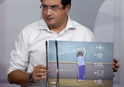 Óscar López, durante la rueda de prensa.